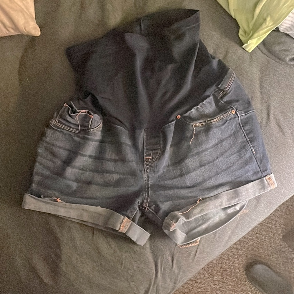 Bella vida Jean maternity shorts XL